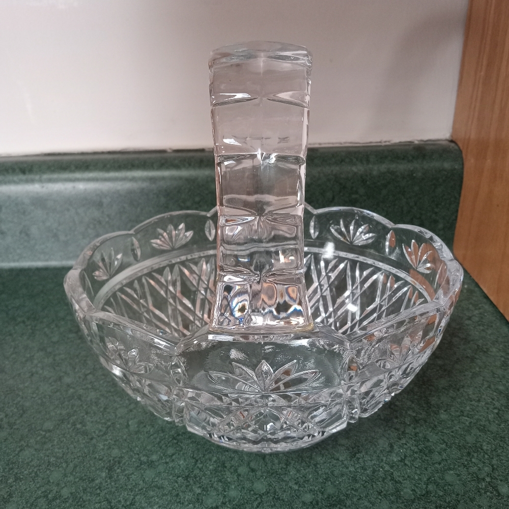 Elegant Clear Glass Basket Heavy Duty Candy Dish